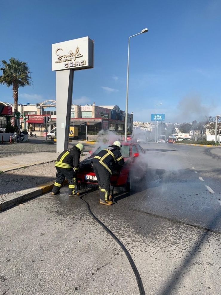 Seyir Halindeyken Alev Aldı