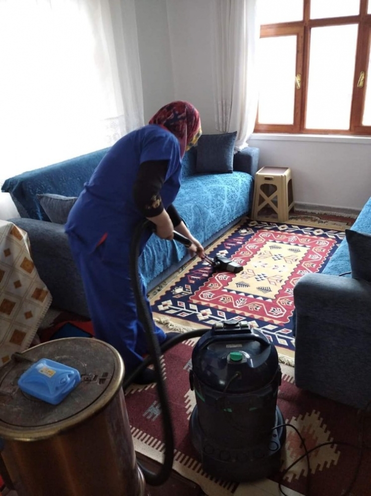 Nallıhan’da Yaşlıların Tüm İhtiyaçları Gideriliyor