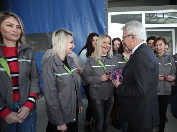 Nilüfer Belediye Başkanı Turgay Erdem Çalışan Kadınları Unutmadı