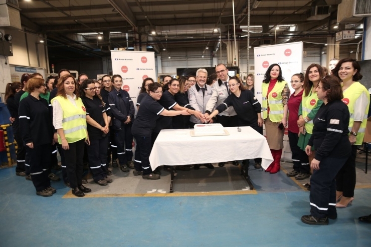 Nilüfer Belediye Başkanı Turgay Erdem Çalışan Kadınları Unutmadı