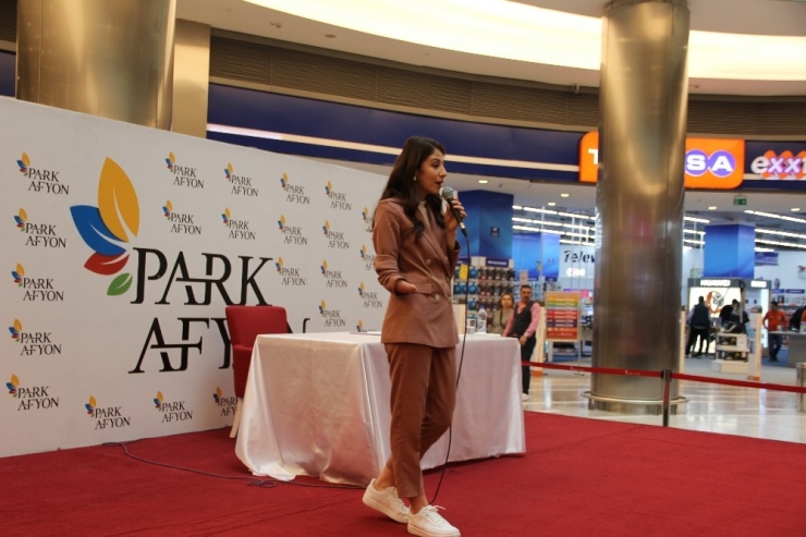 Park Afyon 8 Mart’ta Milli Teakwandocu Betül Çavdar’ı Kadınlarla Buluşturdu