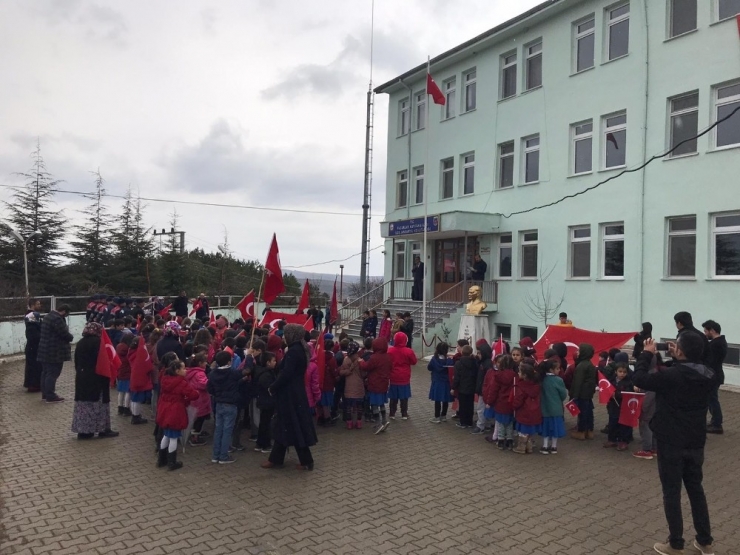 Öğrencilerden Mehmetçiğe Destek Ziyareti