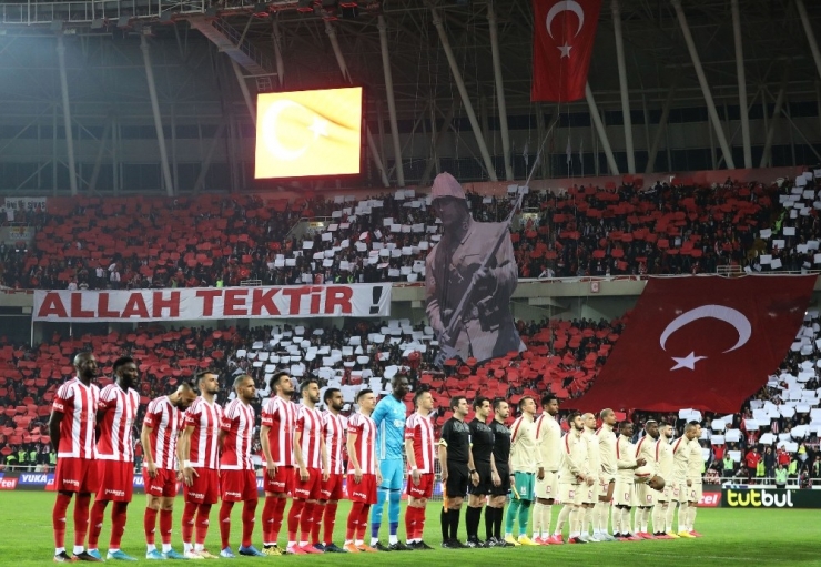 Sivasspor Taraftarlarından Müthiş Koreografi