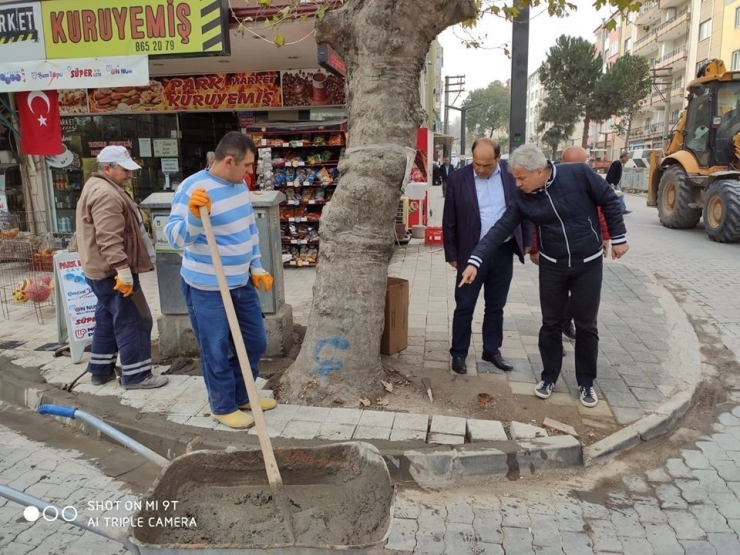 Susurluk’ta Yol Yapım Çalışmaları Devam Ediyor