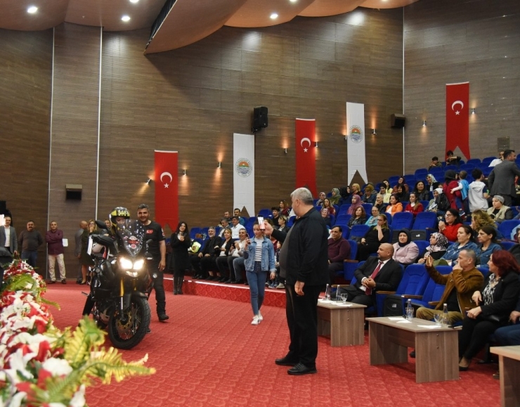 Mersin’de Kadınlara ’Başarıya Giden Yol’ Anlatıldı