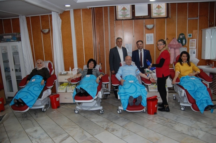 Kızılay Bursa Şubesi’nden Dünya Kadınlar Günü’ne Anlamlı Kutlama