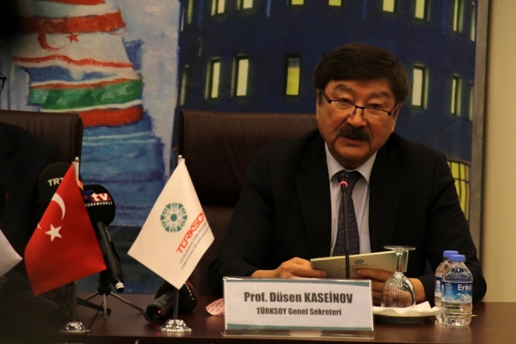 Türksoy’dan Trt Genel Müdürü Eren’e Madalya