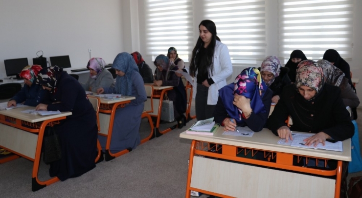 Edremitli Kadınlar Adem’de Sosyalleşiyor