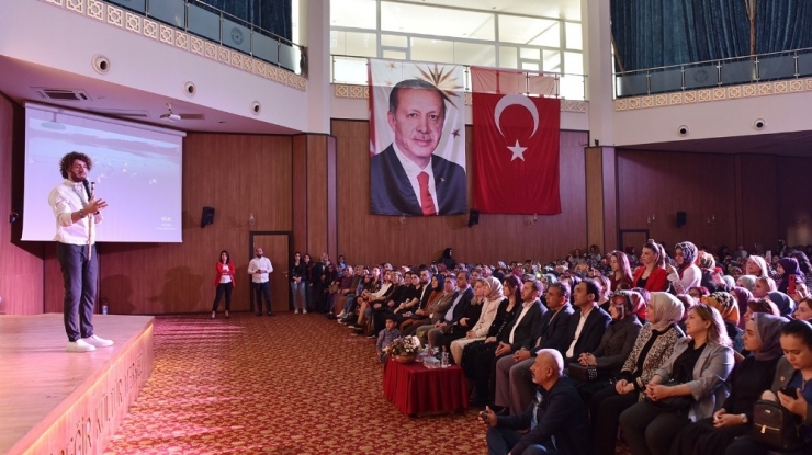 Yüreğir’de Hakan Mengüç’e Yoğun İlgi