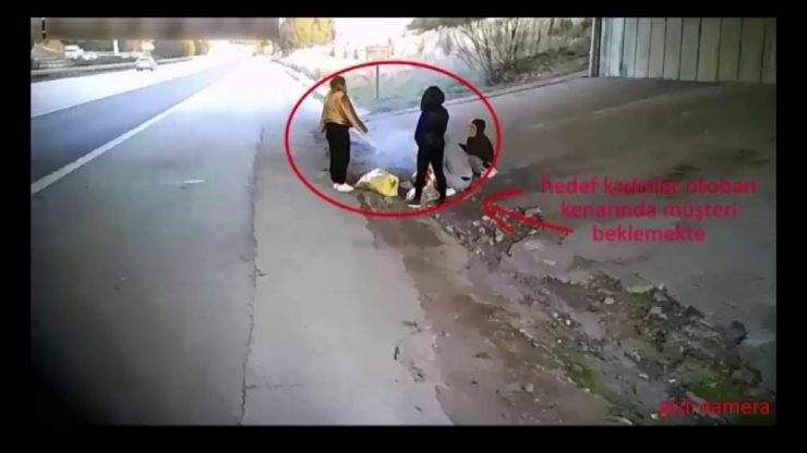 Polis Fuhuş Şebekesini Kılık Değiştirerek Çökertti