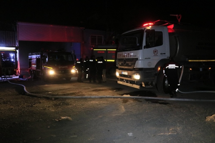 Adana’da Geri Dönüşüm Tesisinde Yangın