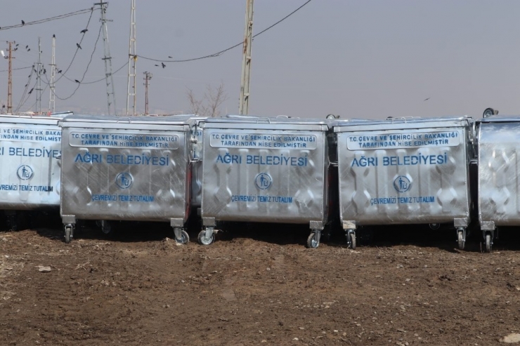 Ağrı Belediyesi 693 Adet Çöp Konteyneri Aldı
