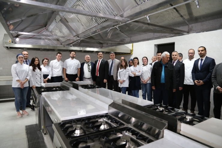 Alkü’lü Öğrenciler İçin Uygulamalı Mutfak