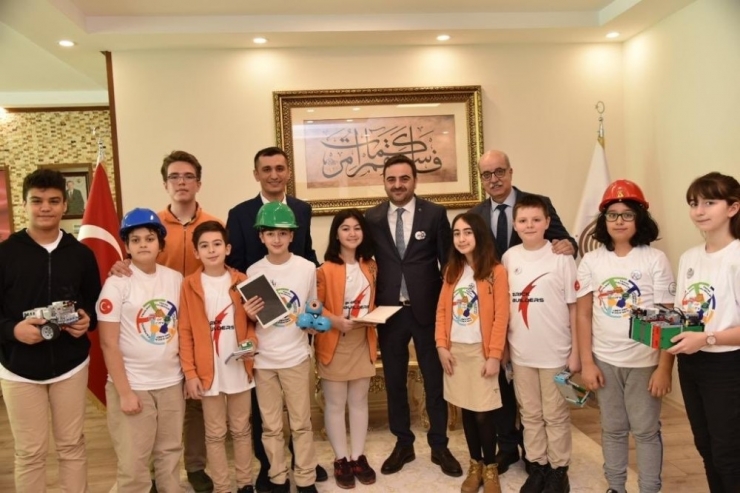 Şampiyon Bisikletçiler Özlü’ye Konuk Oldu