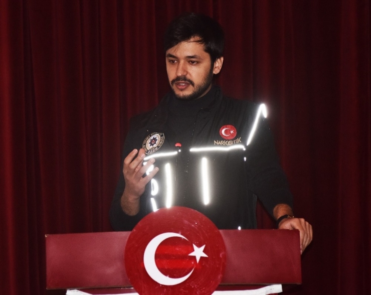 Ahlat’ta Uyuşturucuyla Mücadele Semineri
