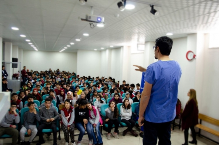 Öğrencilere “Doktorluk” Mesleği Tanıtıldı