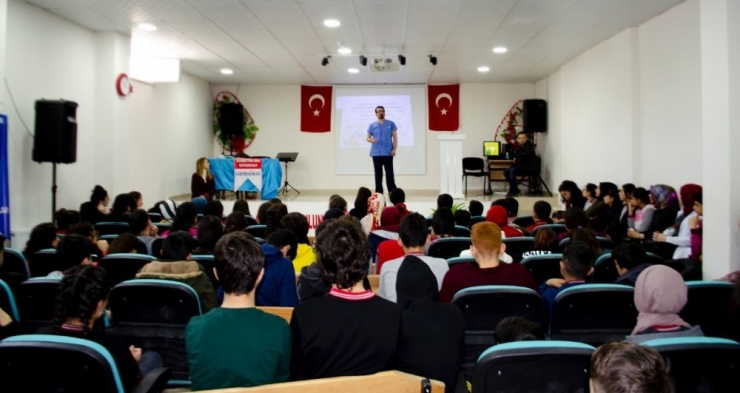 Öğrencilere “Doktorluk” Mesleği Tanıtıldı