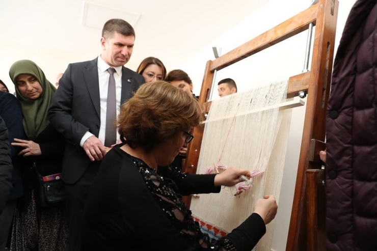 Kilim Kursu Kadınlara İş Kapısı Olacak