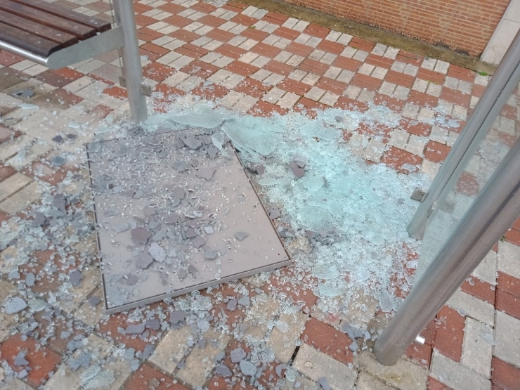 Bursa’daki Durağı Bu Hale Getirdiler