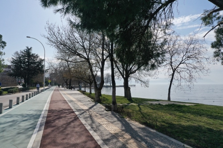 İznik Sahilleri Yaza Hazır