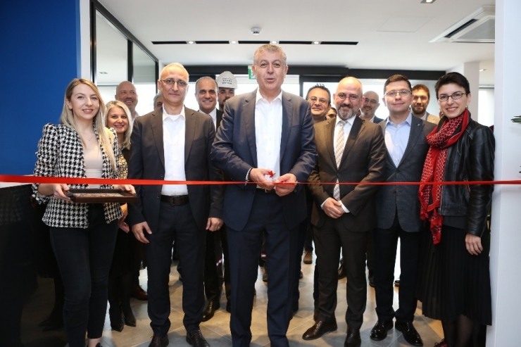 Çalışanlar ‘Güç Bizde Gelişim Merkezi’yle Gelişiyor