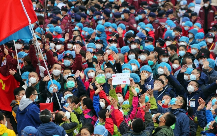 Wuhan’da Geçici Kurulan Hastaneler Kapatılıyor