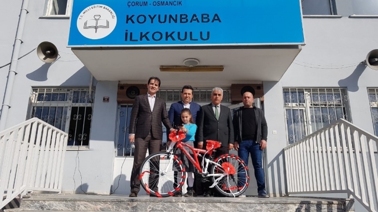 Osmancık’ta Kitap Okuyan Öğrencilere Ödül