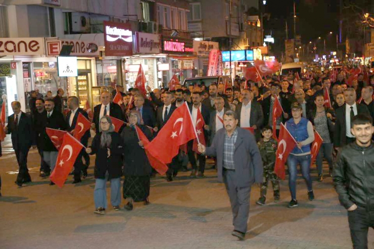 Edremit Tek Yürek Oldu