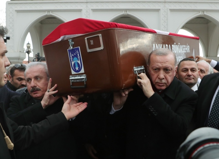 Şevket Kazan Son Yolculuğuna Uğurlandı