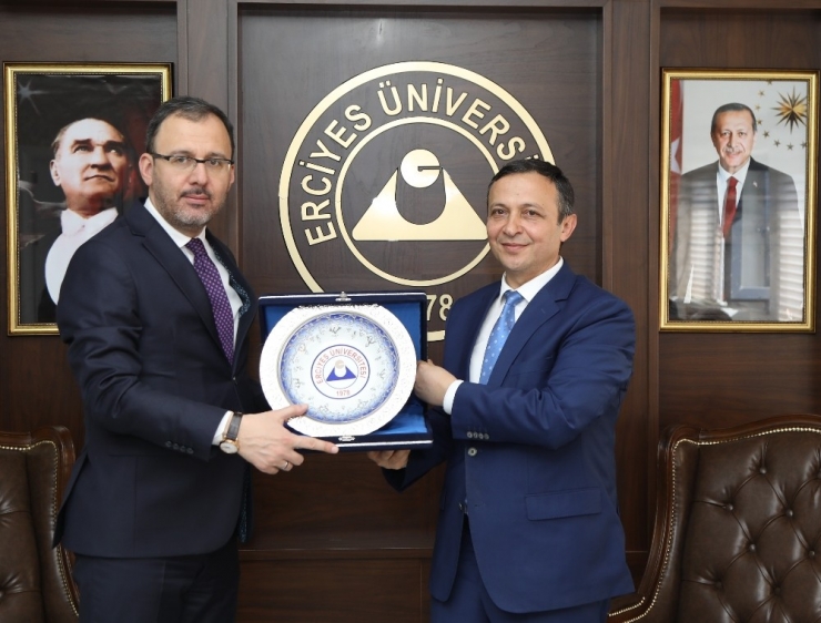 Gençlik Ve Spor Bakanı Dr. Mehmet Muharrem Kasapoğlu Rektör Çalış’ı Ziyaret Etti