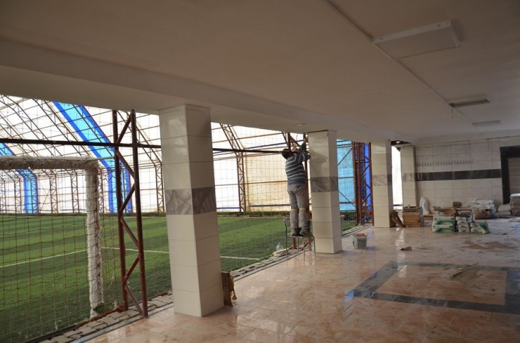 Gülşehir’de Halı Saha Tamamlanıyor