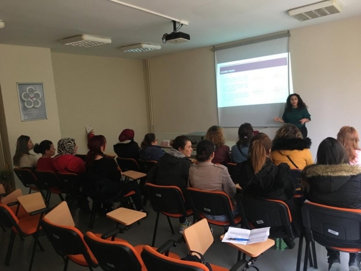 Özhan’dan Kadın Çalışanlarına Anlamlı Hizmet