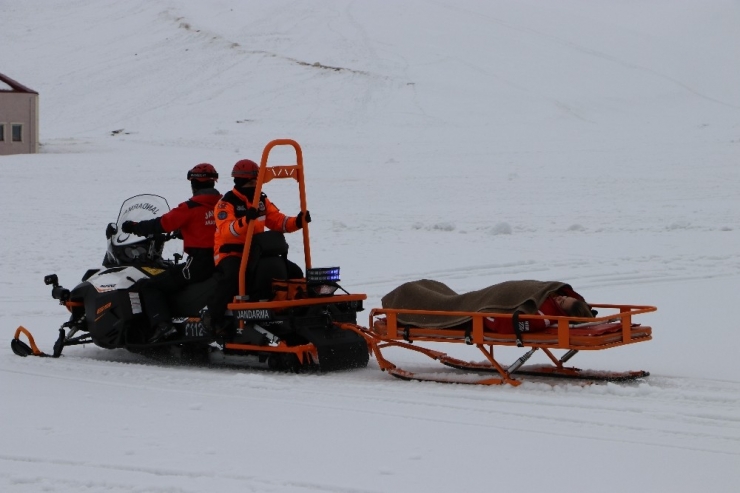 Jandarmadan Kayak Merkezinde Kurtarma Tatbikatı