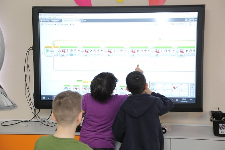 Bir Yılda Bin Çocuk Robotik Kodlama Öğrendi