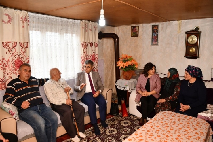 Vali Gürel’den Vatandaşların Evine Ziyaret