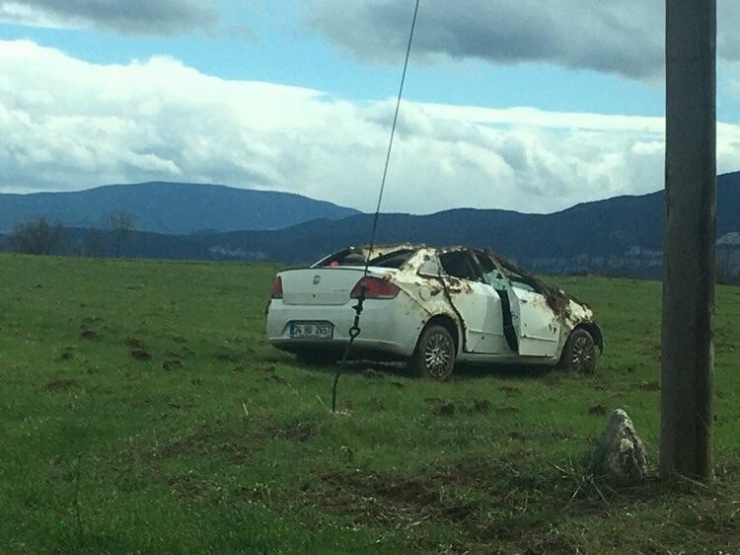 Otomobil Kontrolden Çıkarak Tarlaya Uçtu: 1 Yaralı