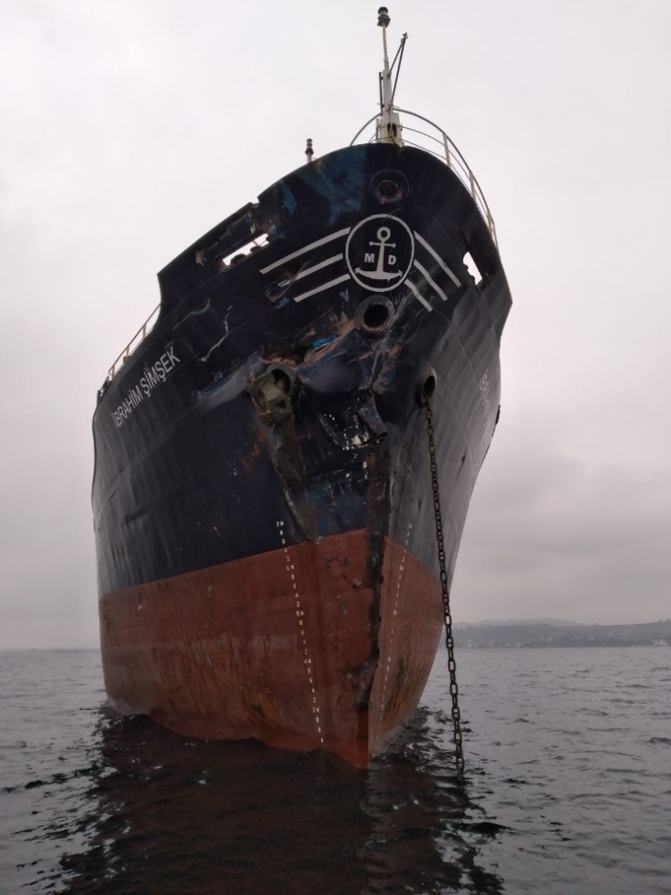 İzmit Körfezi’nde İki Kuru Yük Gemisi Çarpıştı
