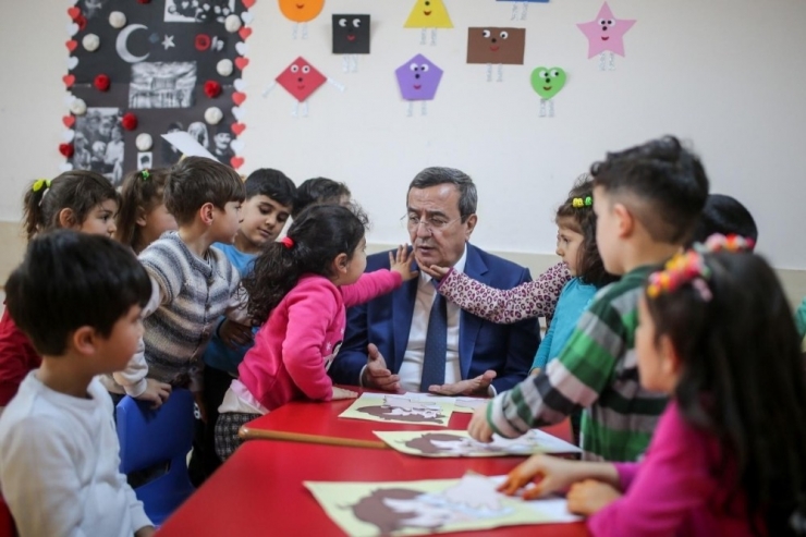 Konak Belediyesi Çocuk Bilim Merkezi İlkokul Öğrencilerini Ağırladı