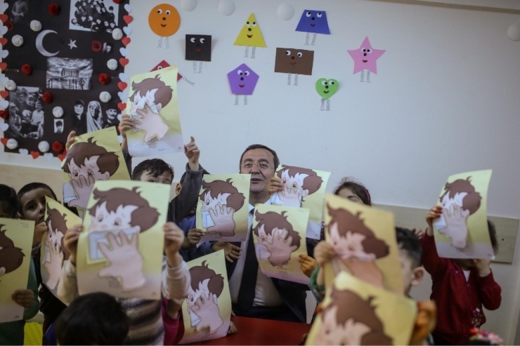 Konak Belediyesi Çocuk Bilim Merkezi İlkokul Öğrencilerini Ağırladı