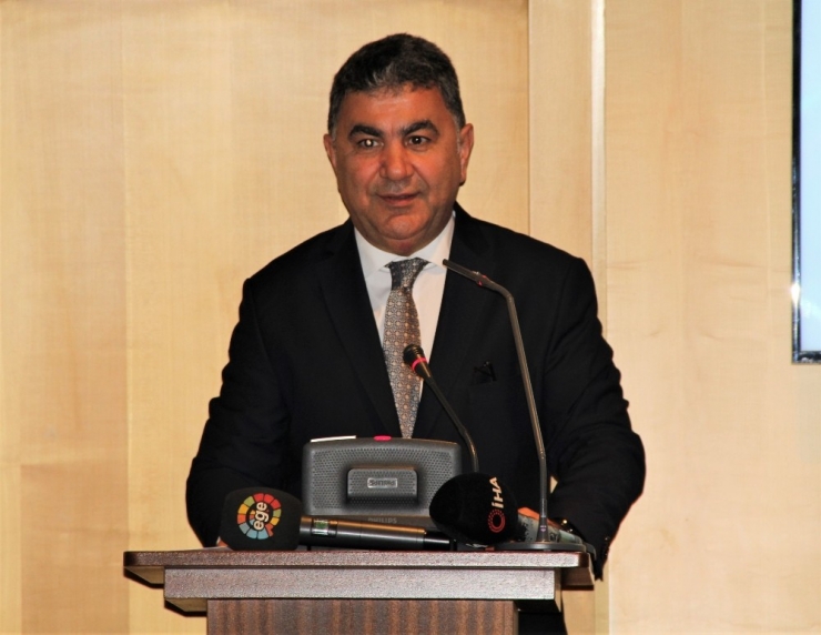 Ege Hazır Giyim Ve Konfeksiyon İhracatçıları Ödüllerine Kavuştu