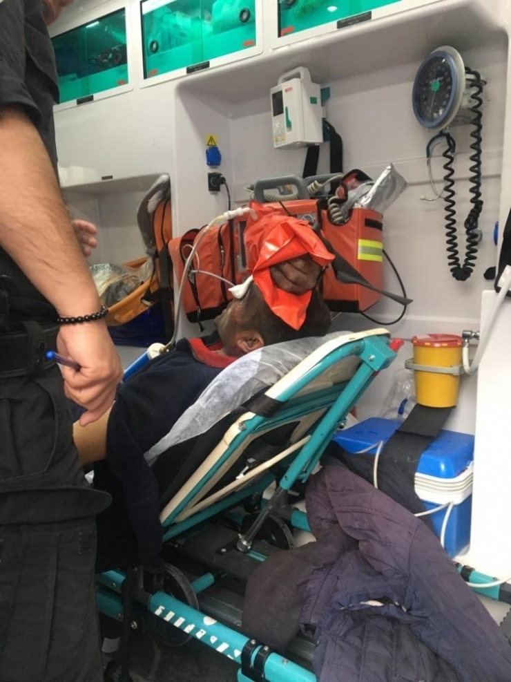 Lastik Patlaması Sonucu 2 Kişi Yaralandı