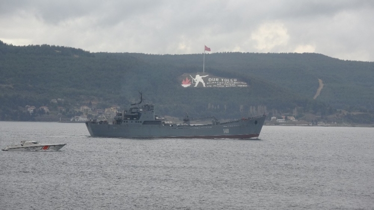 Rus Savaş Gemisi ’Orsk’ Çanakkale Boğazı’ndan Geçti