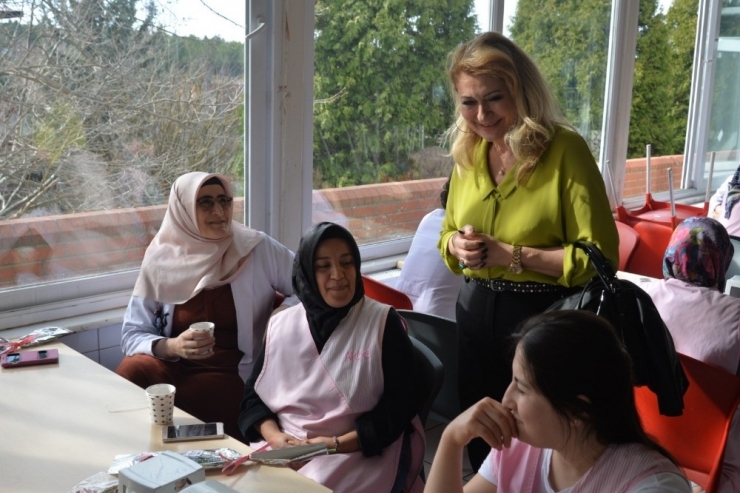 Serpil Şahin Fabrikada Çalışan Kadınları Ziyaret Etti