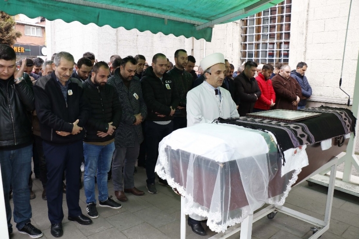 Annesi İle Aynı Kaderi Yaşadı, Genç Yaşında Kanserden Öldü