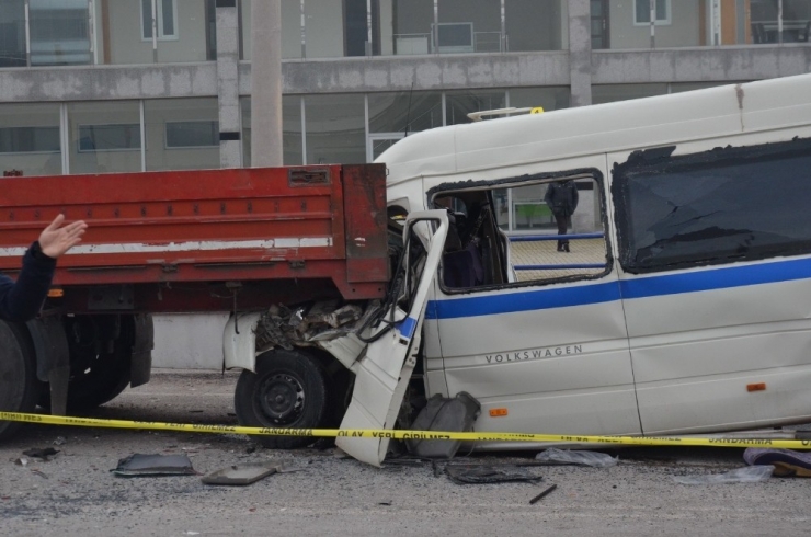 2 Ayda Yollarda 255 Kişi Öldü