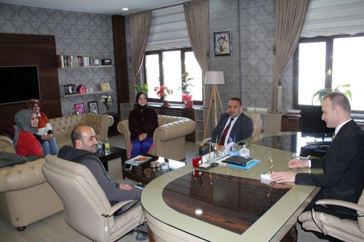 Şampiyon Öğretmenlerden Milli Eğitim Müdürü Tekin’e Ziyaret