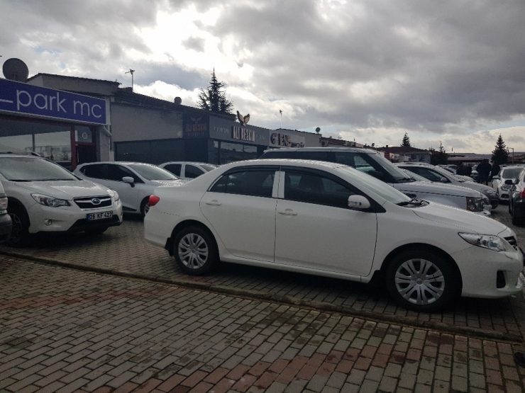 Araçlarda İkinci El Fiyatları Çok Artsa Da Satışlar Azalmıyor