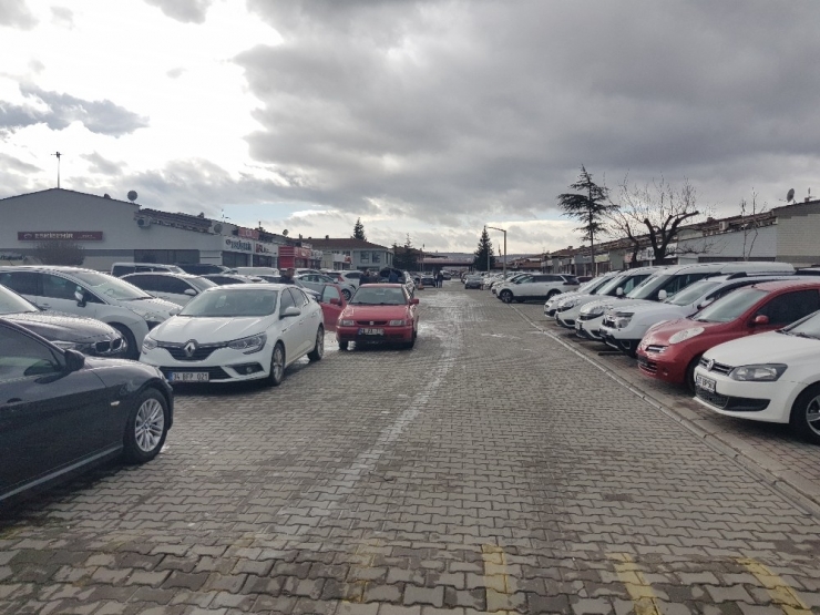 Araçlarda İkinci El Fiyatları Çok Artsa Da Satışlar Azalmıyor