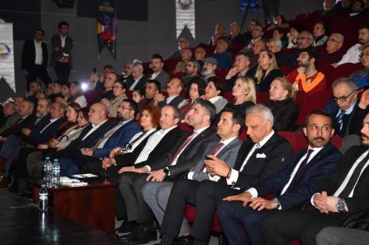 Avcılar’da Vatandaşlara Uygulama Üzerinden Ücretsiz Kütüphane