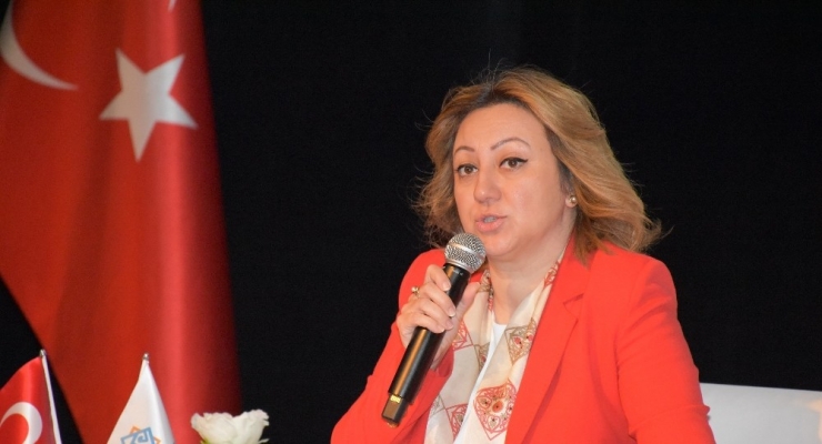 "Kriz Yönetiminde Kadın" Paneli Düzenlendi